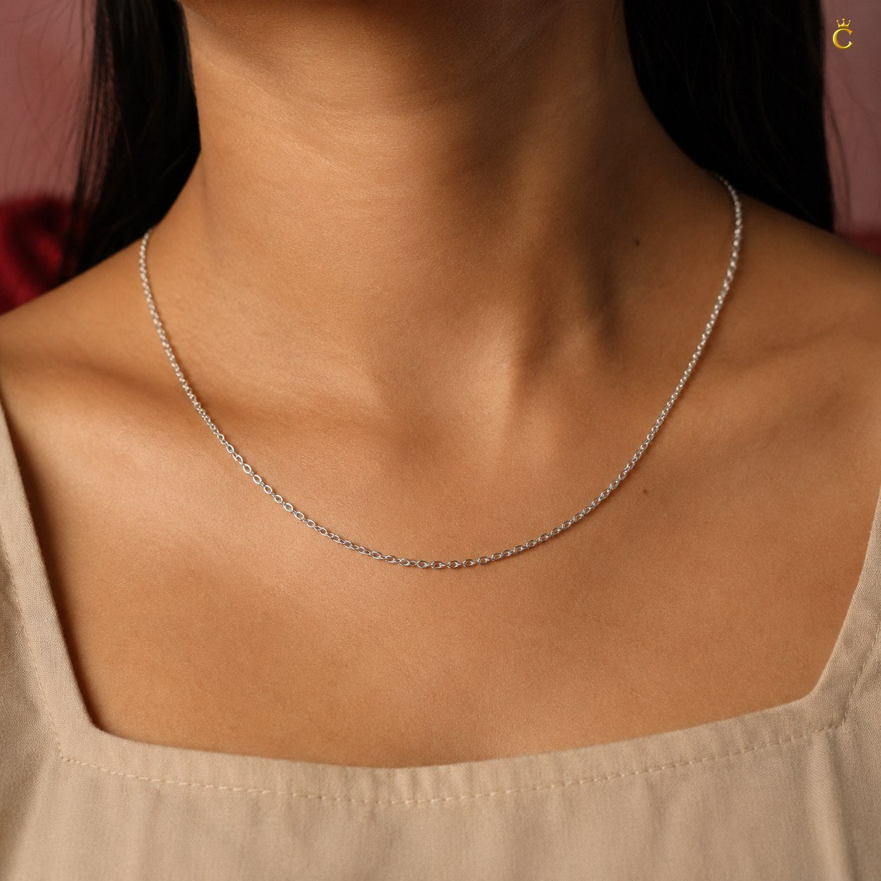 Sleek Striking Link Chain