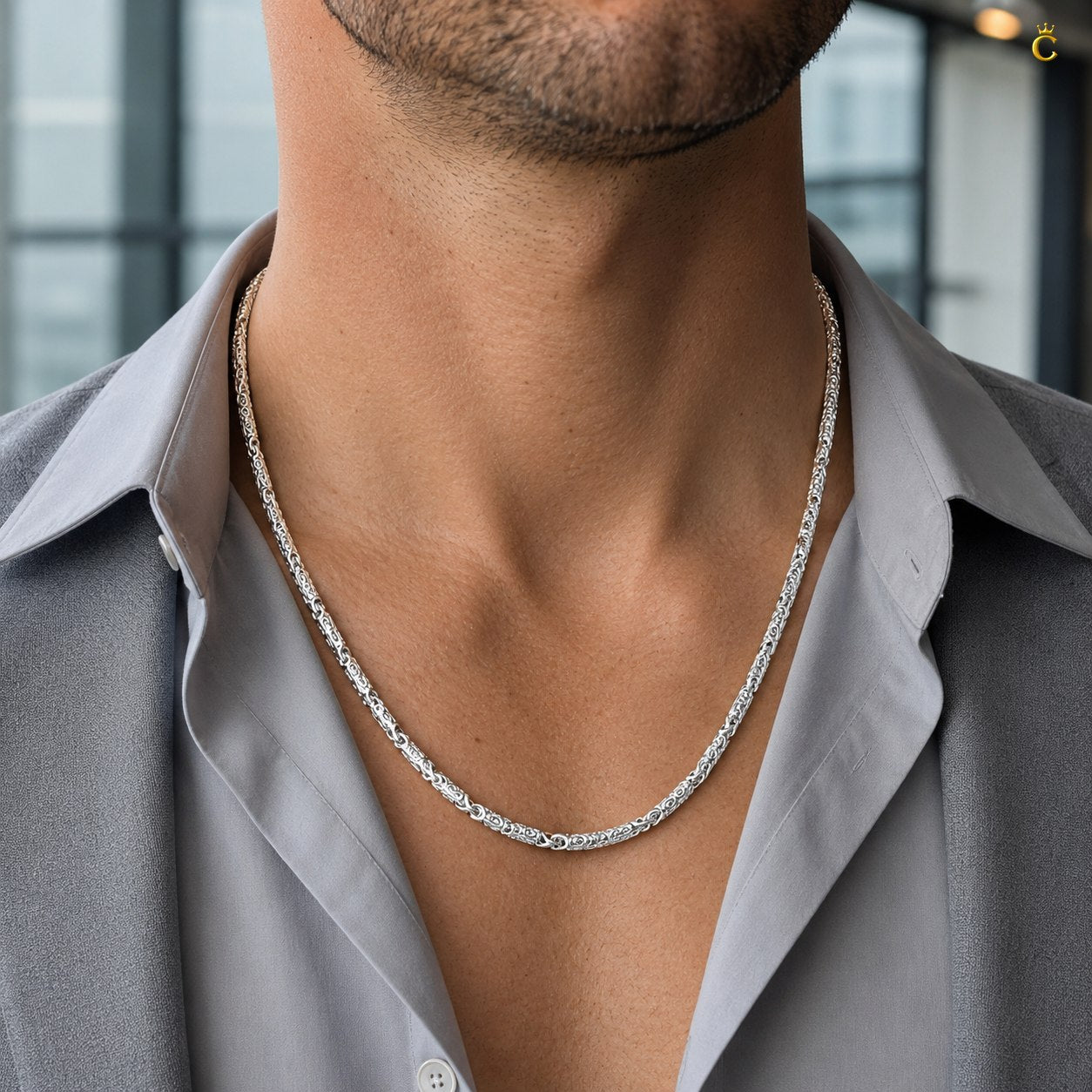 Detailed Ancient Royal Texture Silver Chain